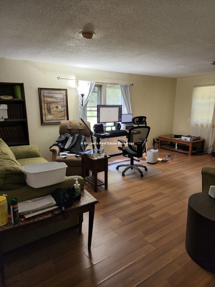 50 Oakdale Ave - Photo 4 of 19