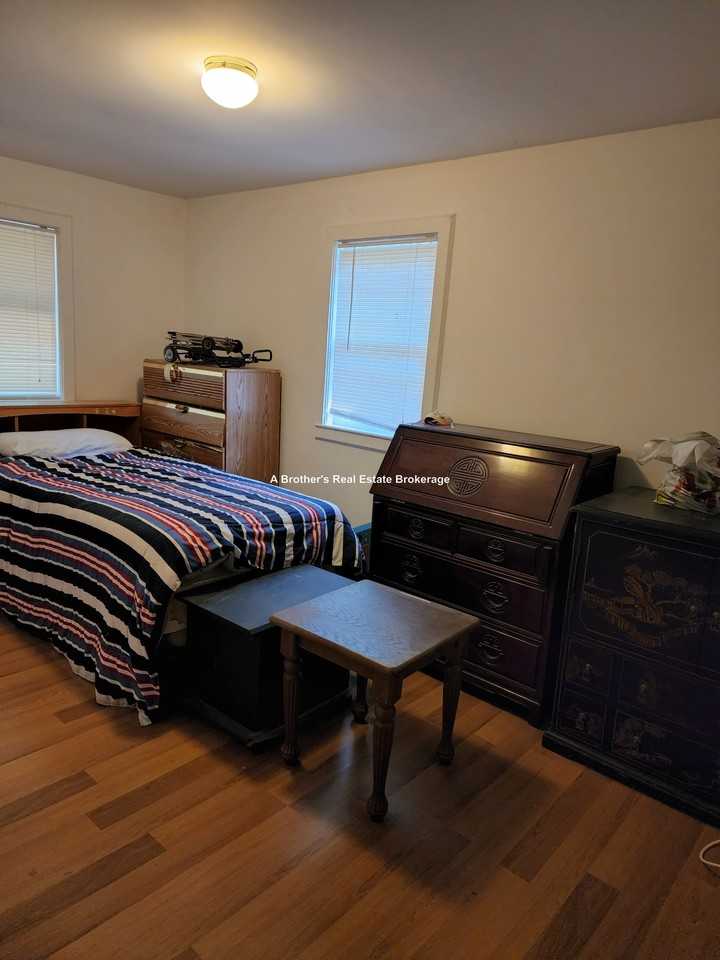 50 Oakdale Ave - Photo 6 of 19