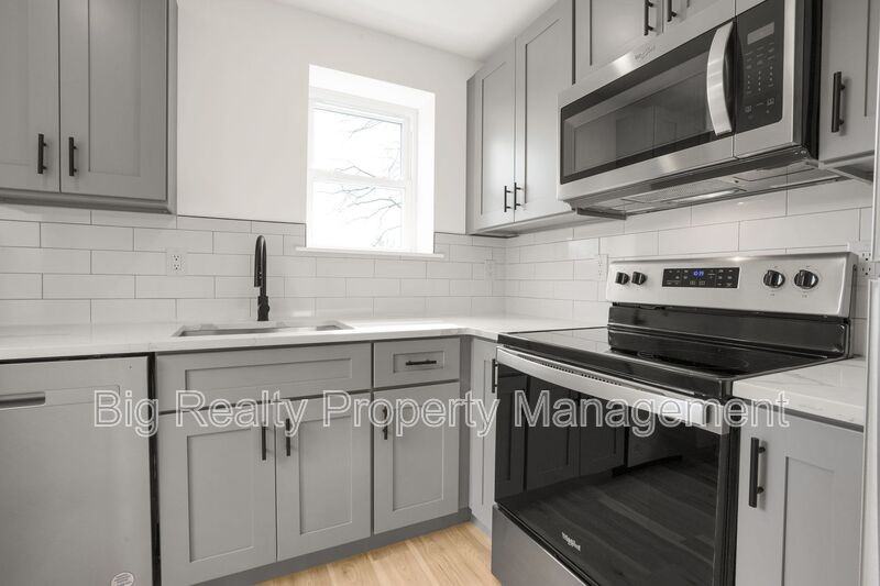 228 Bridge St #2 - Photo 5 of 42