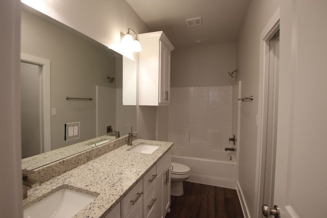 727 Freedom Way - Photo 6 of 24