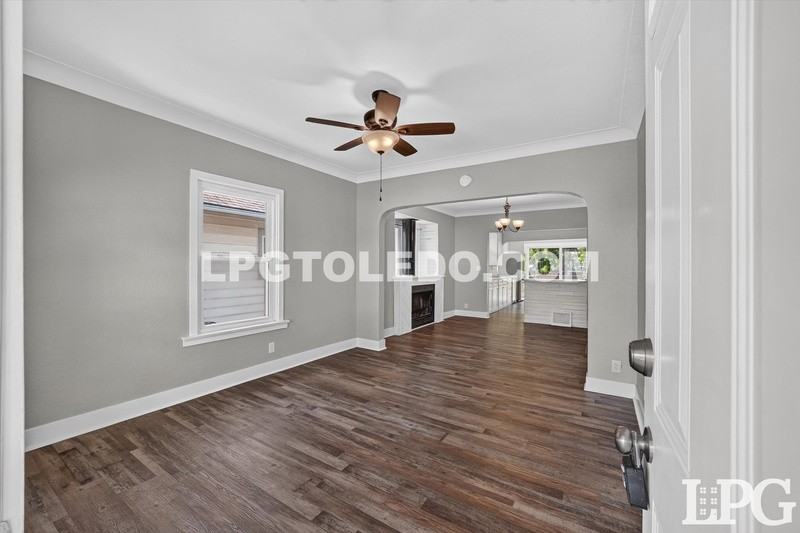544 Woodsdale Ave - Photo 5 of 29