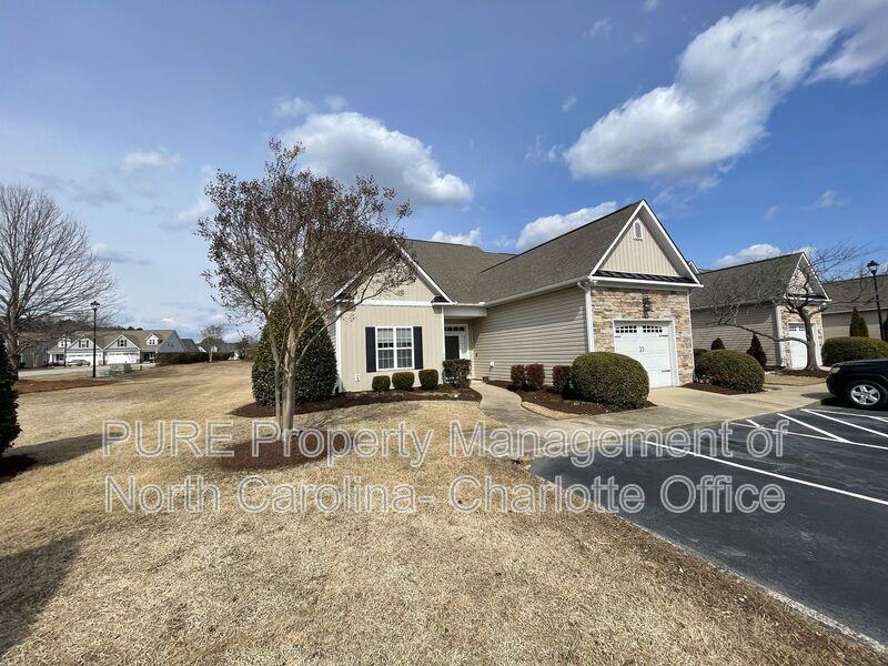 68 Wembley Dr - Photo 3 of 21
