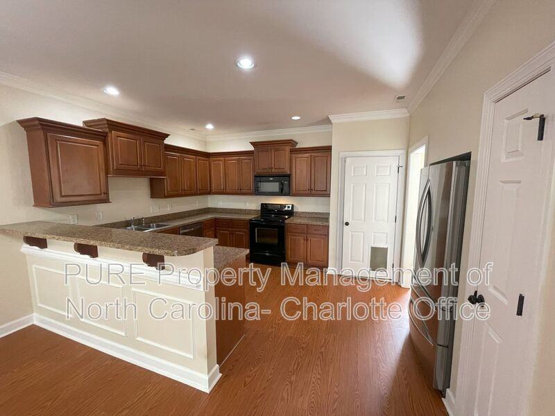68 Wembley Dr - Photo 6 of 21