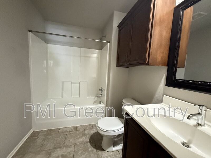 3903 W 105th St S - Photo 7 of 20