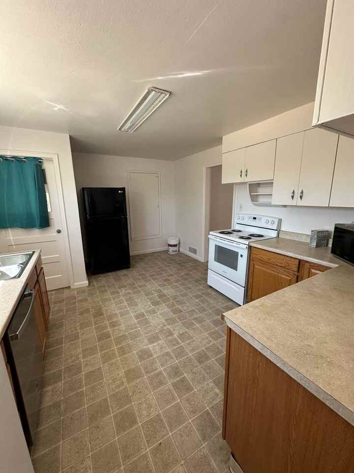 345 N 300 W - Photo 2 of 10