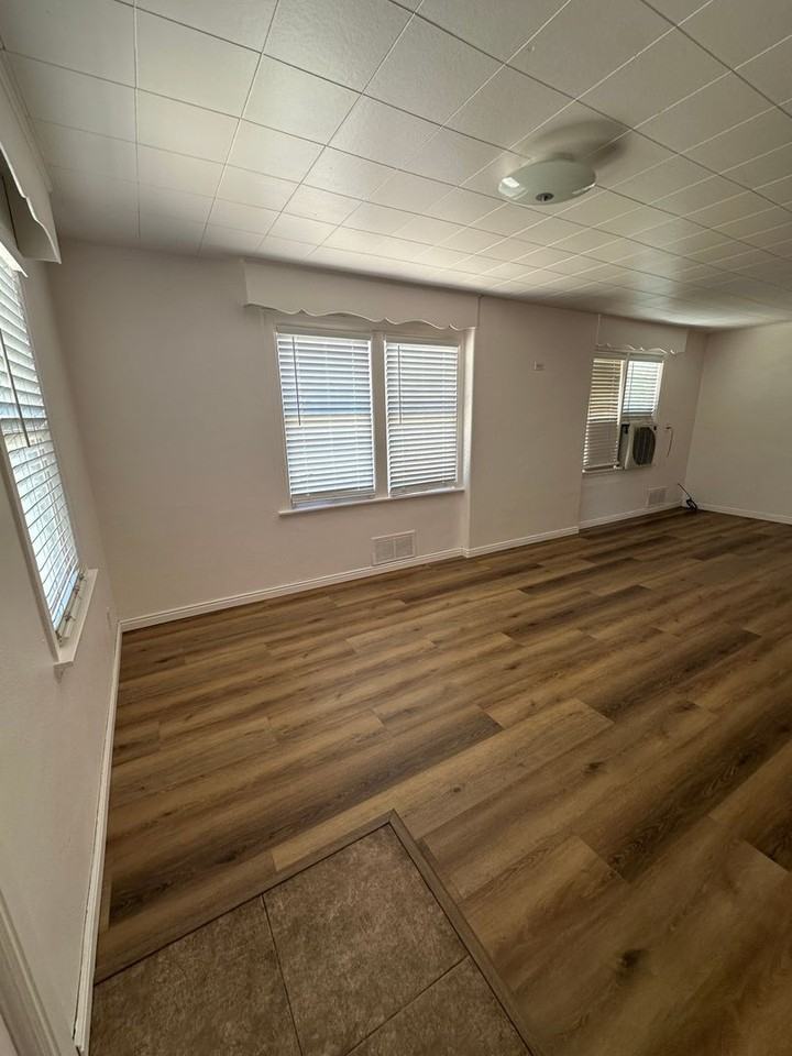 345 N 300 W - Photo 7 of 10