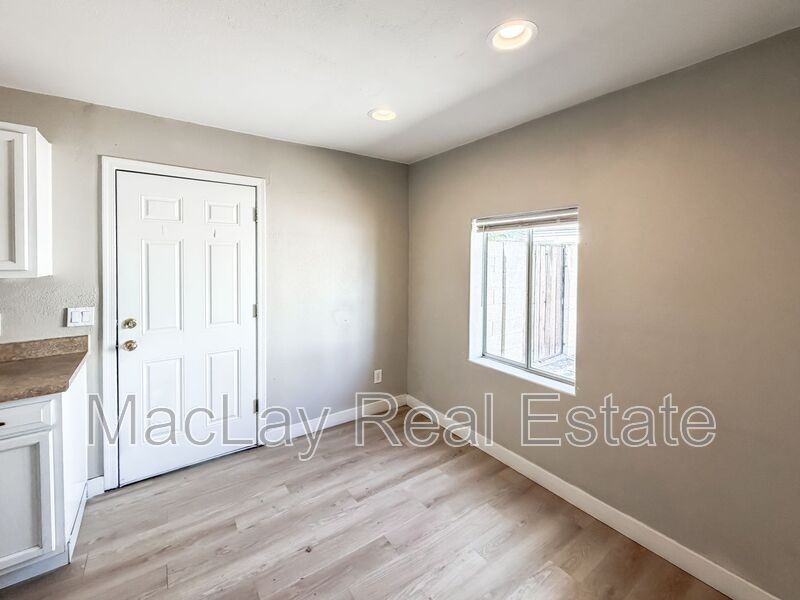 513 W Pima St #1 - Photo 7 of 10
