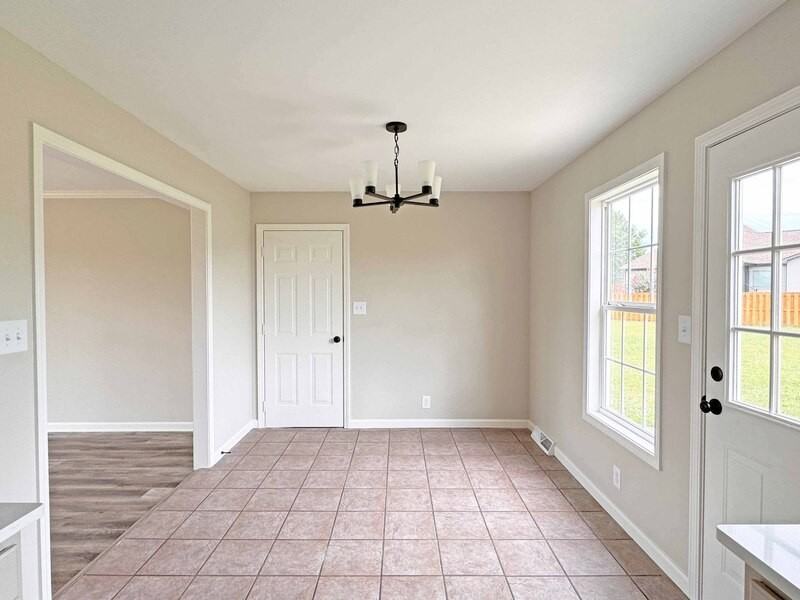 289 Ballygar Ct - Photo 5 of 15