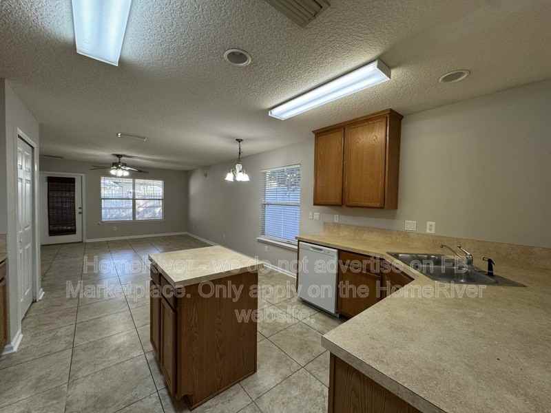 3703 Silver Bluff Blvd - Photo 3 of 14