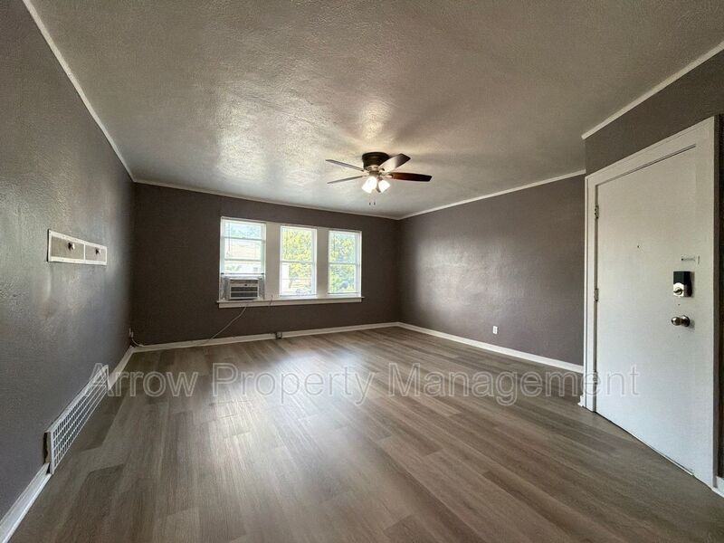723 Ella St #B2 - Photo 2 of 10