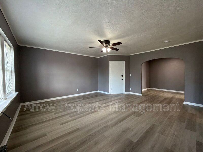 723 Ella St #B2 - Photo 3 of 10