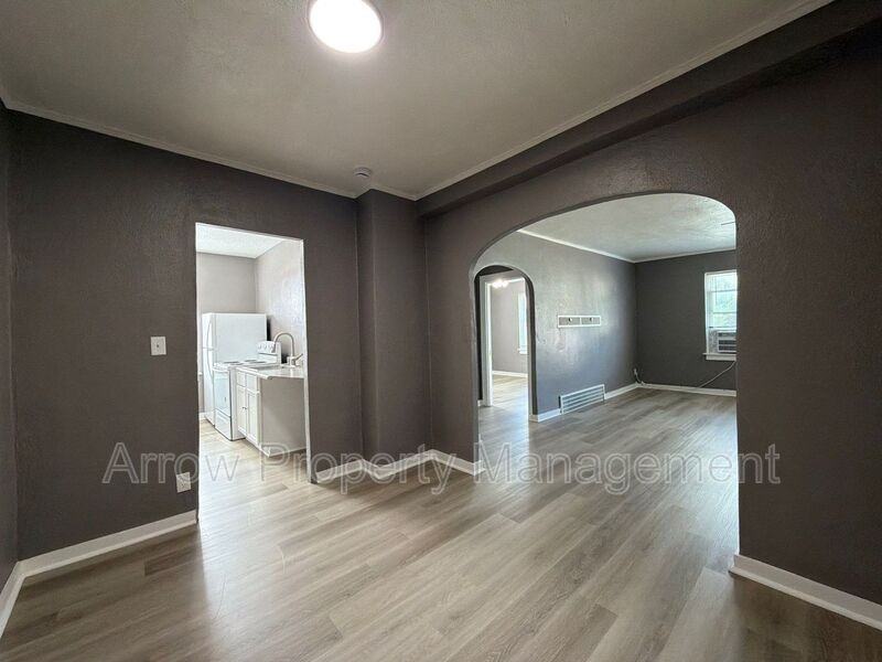 723 Ella St #B2 - Photo 4 of 10