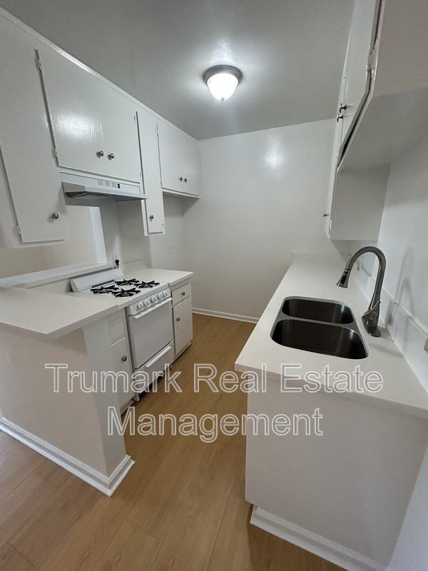 337 E Tujunga Ave #M - Photo 5 of 24