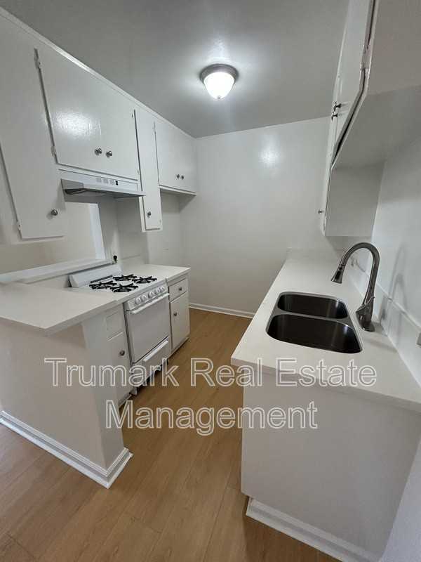 337 E Tujunga Ave #M - Photo 7 of 24