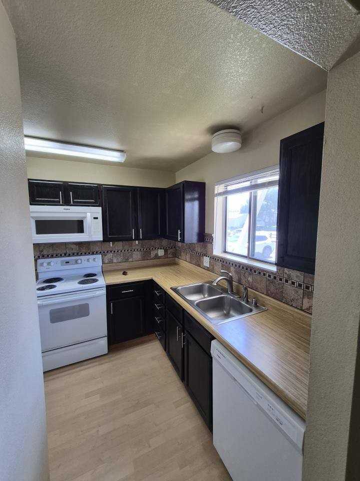 3285 Canyon Dr #6 - Photo 4 of 10