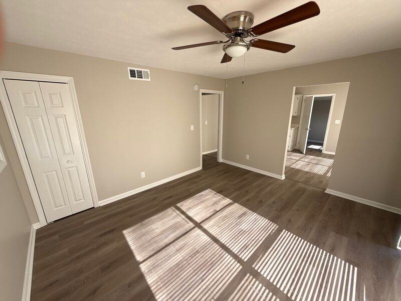 1401 Coffee Ct - Photo 2 of 14