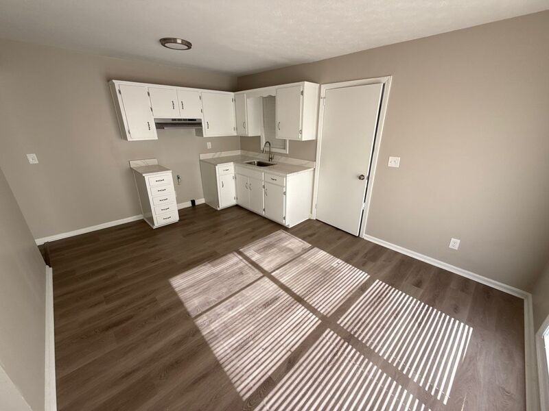 1401 Coffee Ct - Photo 3 of 14