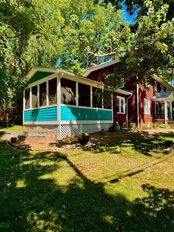22 Brucemont Cir - Photo 3 of 39