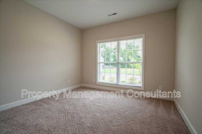 330 Creek Grove Ave - Photo 5 of 27