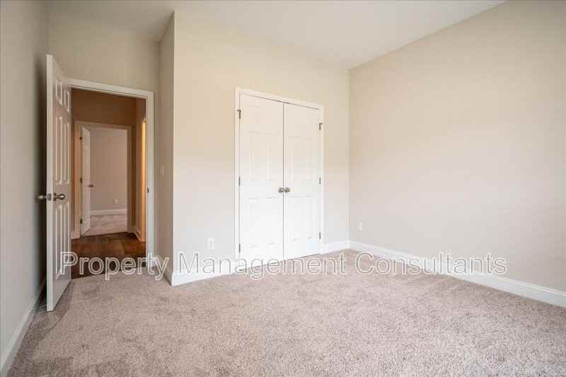 330 Creek Grove Ave - Photo 6 of 27