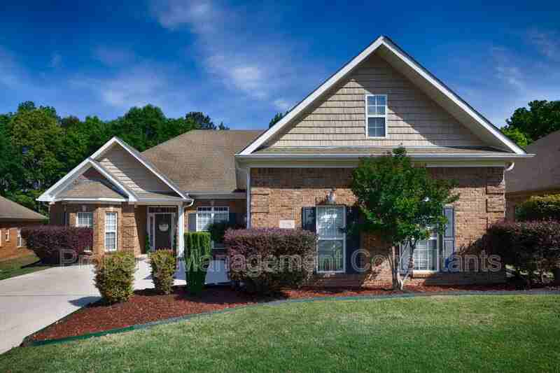 108 Blackwood Dr