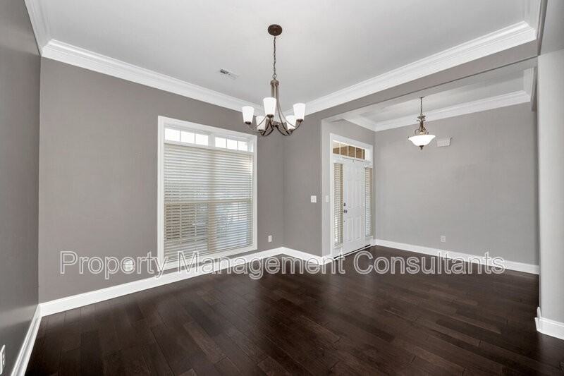 108 Blackwood Dr - Photo 4 of 41