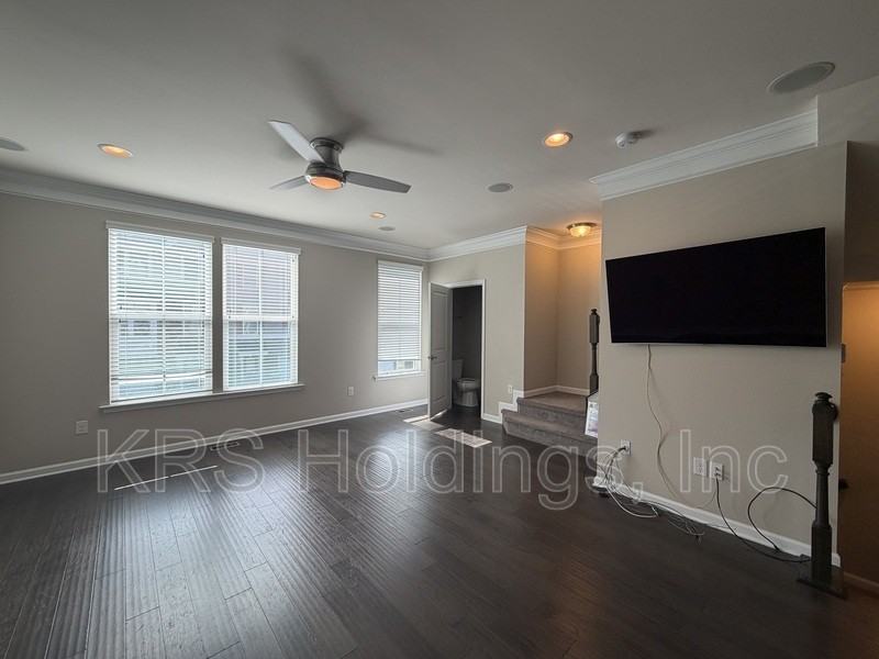 308 Covington Dr - Photo 4 of 15