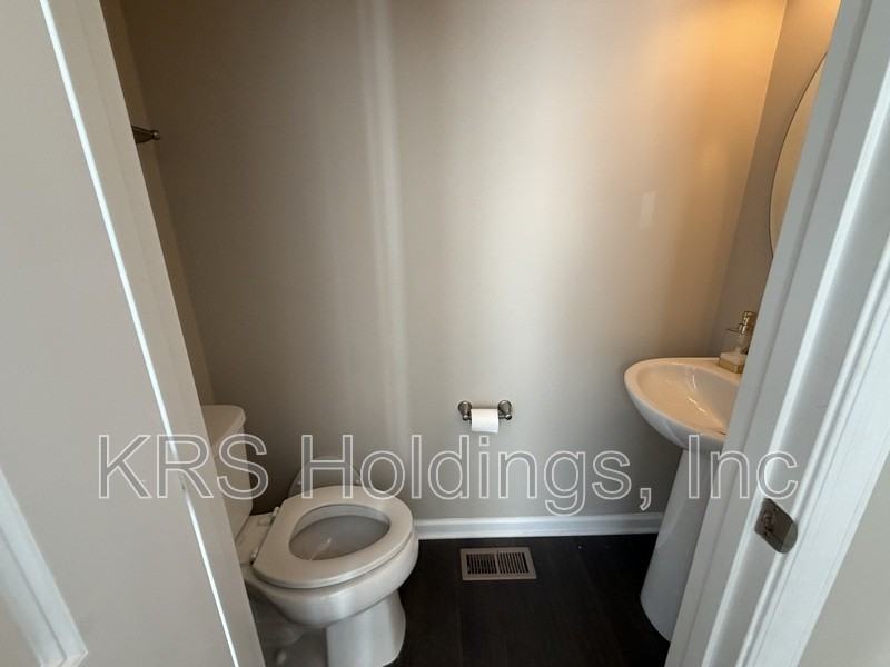 308 Covington Dr - Photo 5 of 15