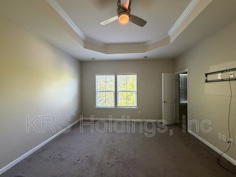 308 Covington Dr - Photo 6 of 15