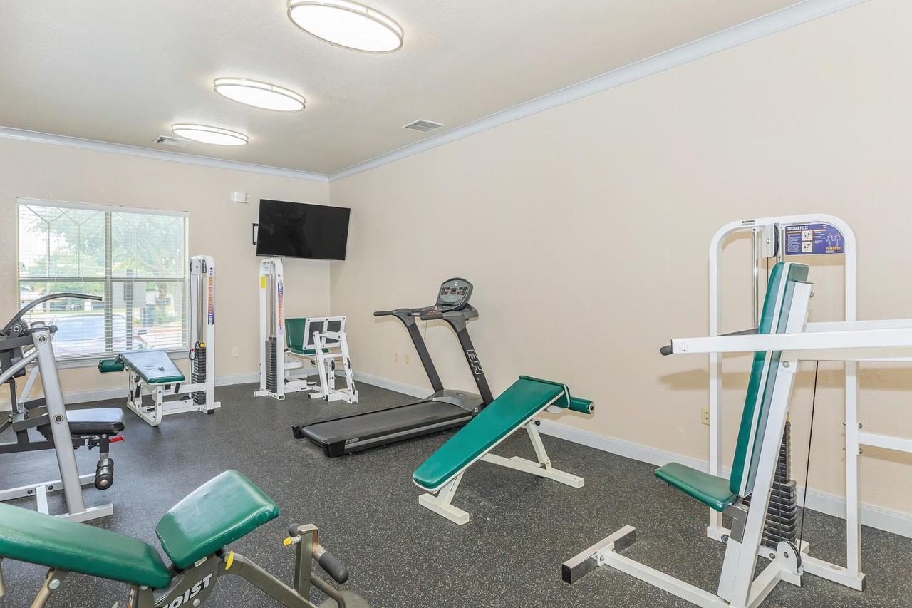 Hickory Trace Townhomes - Photo 4 of 34