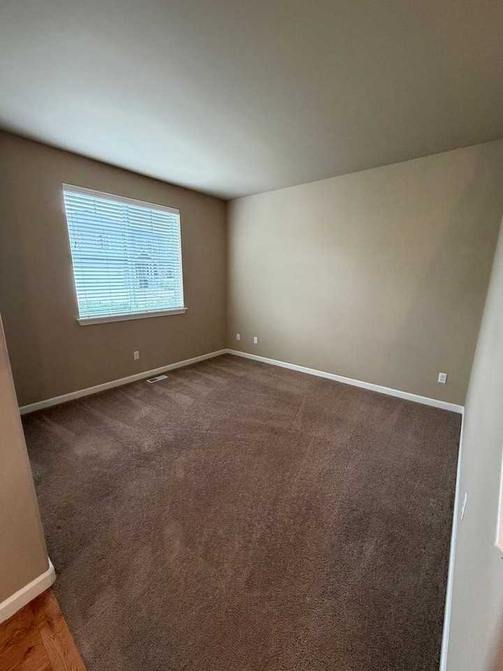 1415 Grindstone Dr Se - Photo 4 of 29