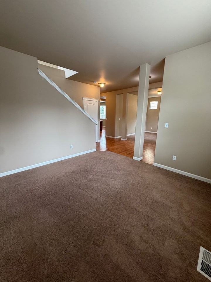 1415 Grindstone Dr Se - Photo 5 of 29