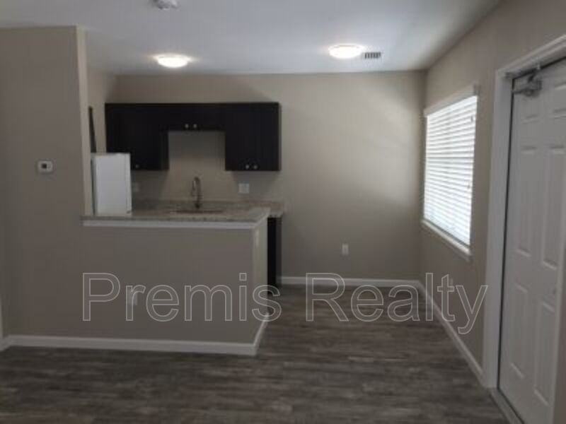 1186 Grove St - Photo 4 of 18