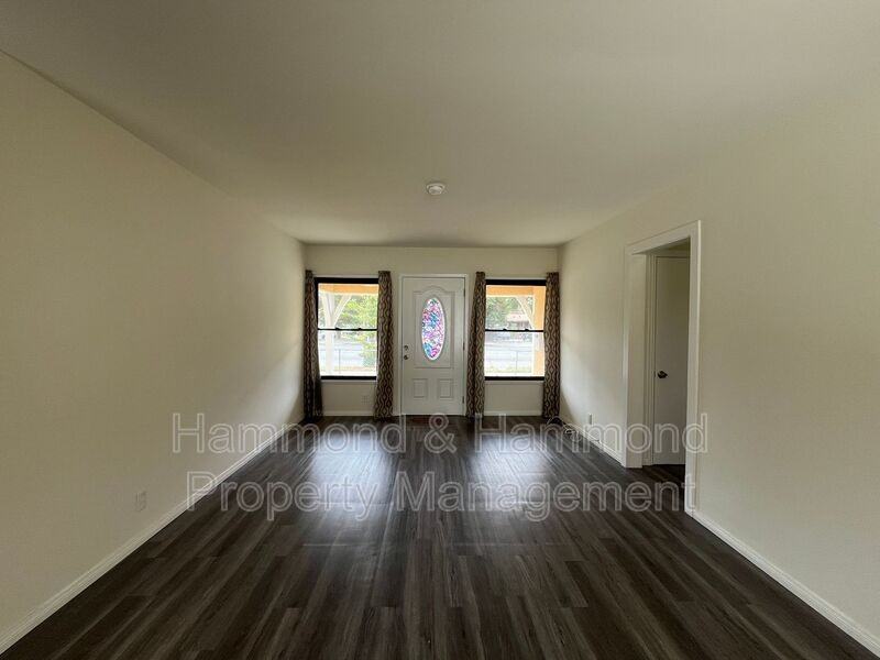 18003 Saticoy St - Photo 6 of 27