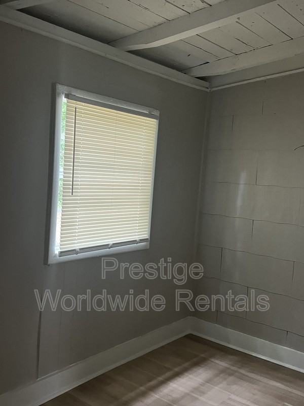 5223 Thomason Ave - Photo 4 of 6