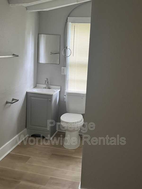 5223 Thomason Ave - Photo 5 of 6