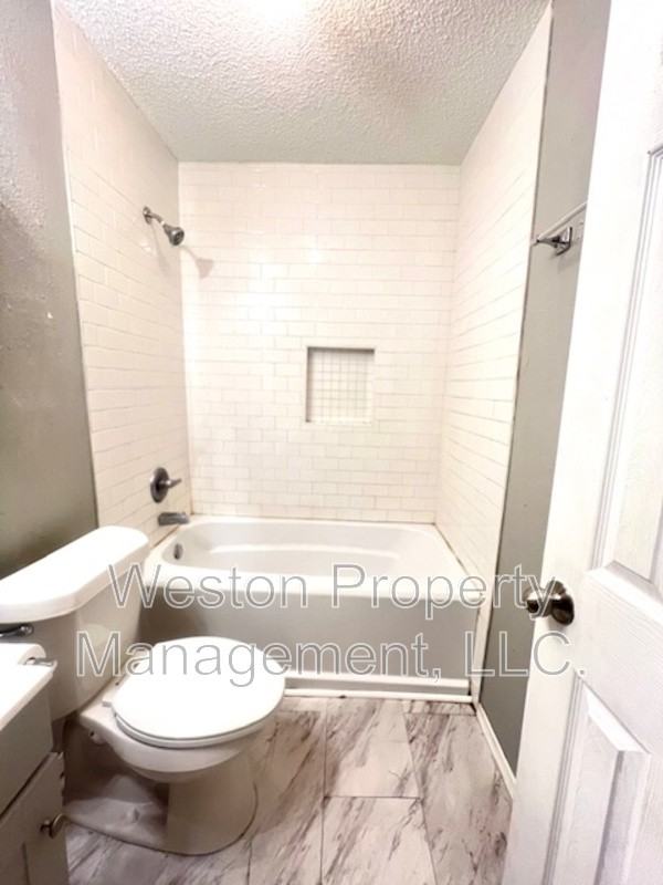 413 Reed Pl - Photo 6 of 11