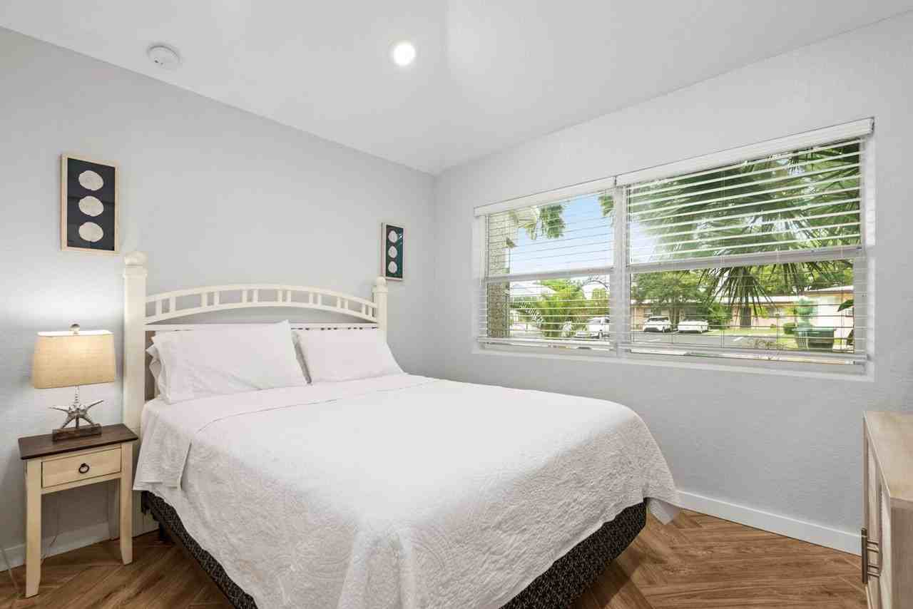 405 Dunedin Rentals LLC - Photo 5 of 25