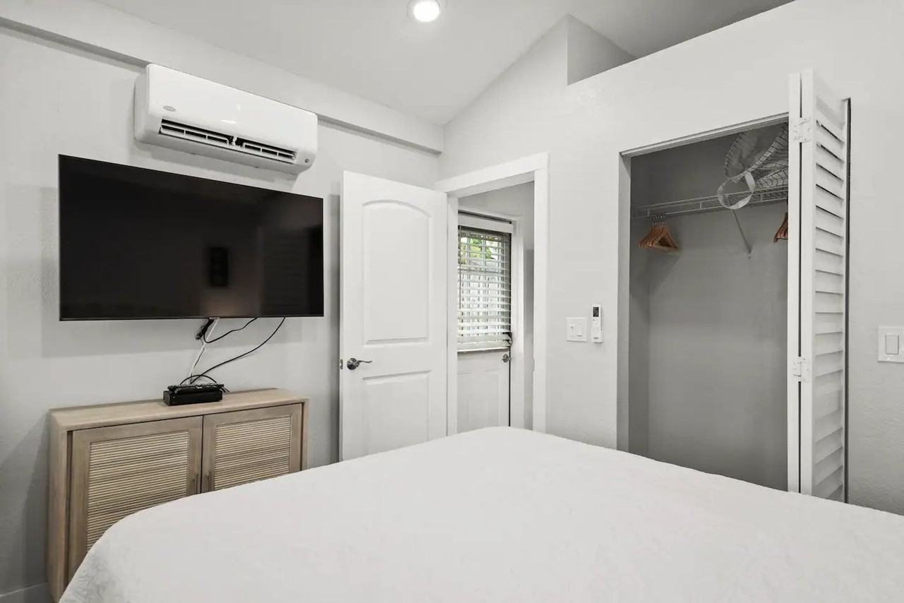 405 Dunedin Rentals LLC - Photo 7 of 25