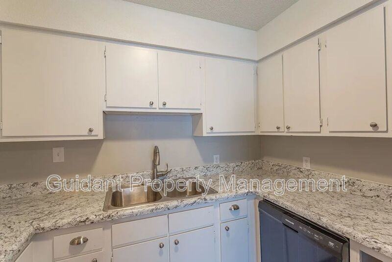 500 Cumberland Ave Apt C4 - Photo 2 of 12