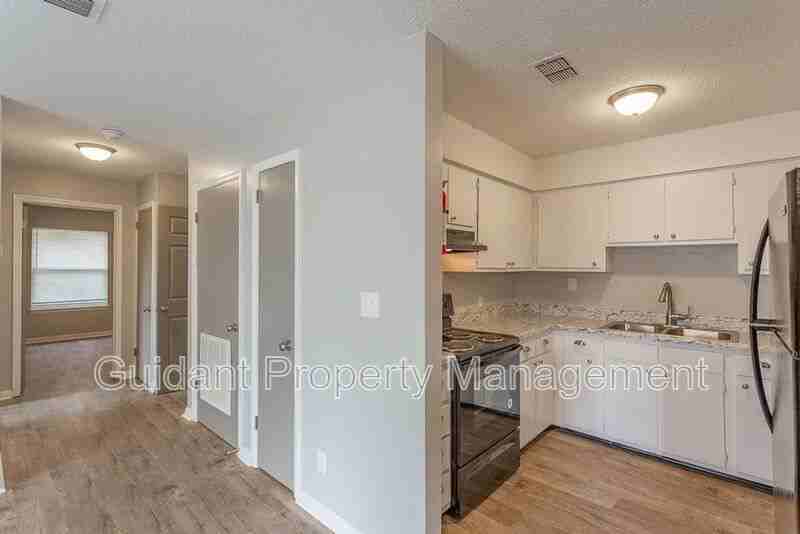 500 Cumberland Ave Apt C4 - Photo 4 of 12