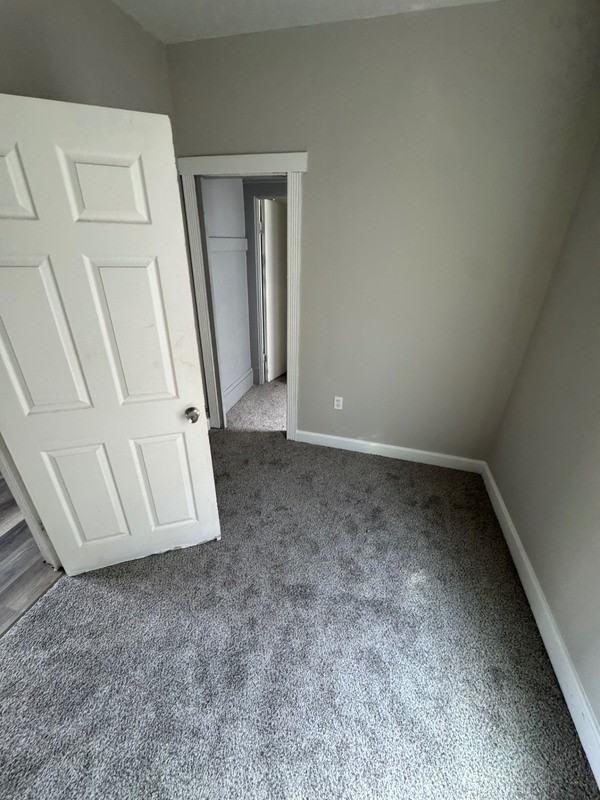 5911 Lansing Ave - Photo 5 of 10