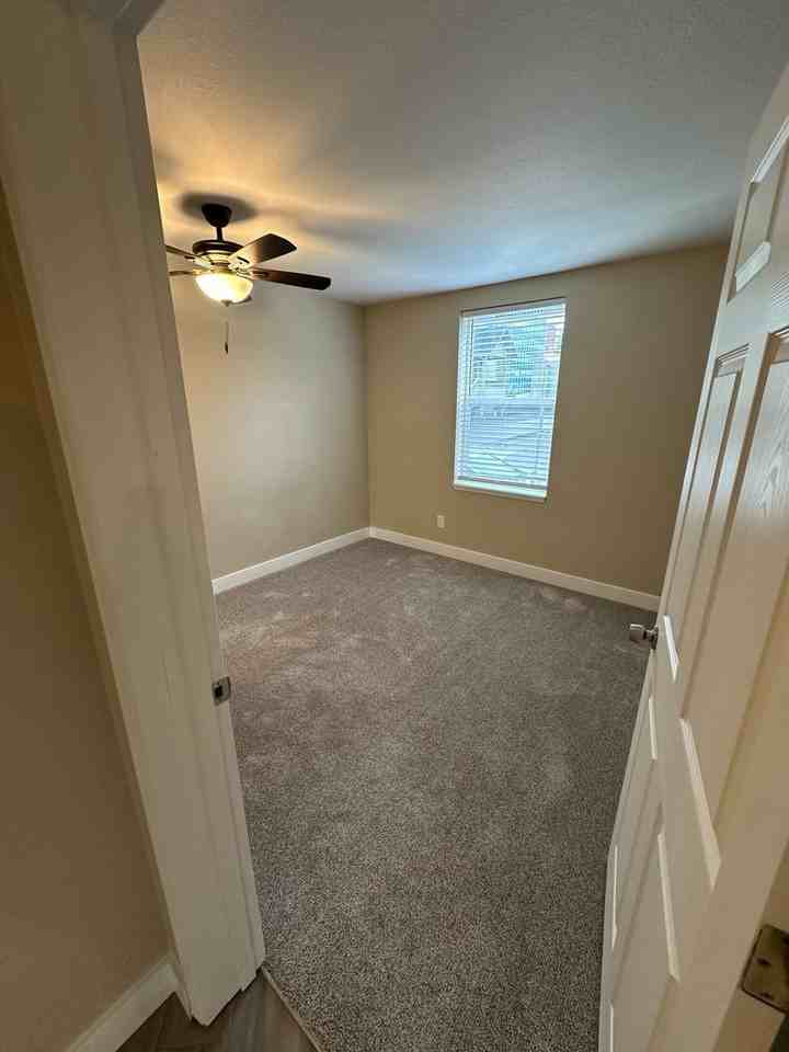 121 Nw 21st St #20 - Photo 6 of 12
