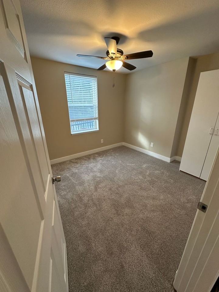 121 Nw 21st St #20 - Photo 7 of 12