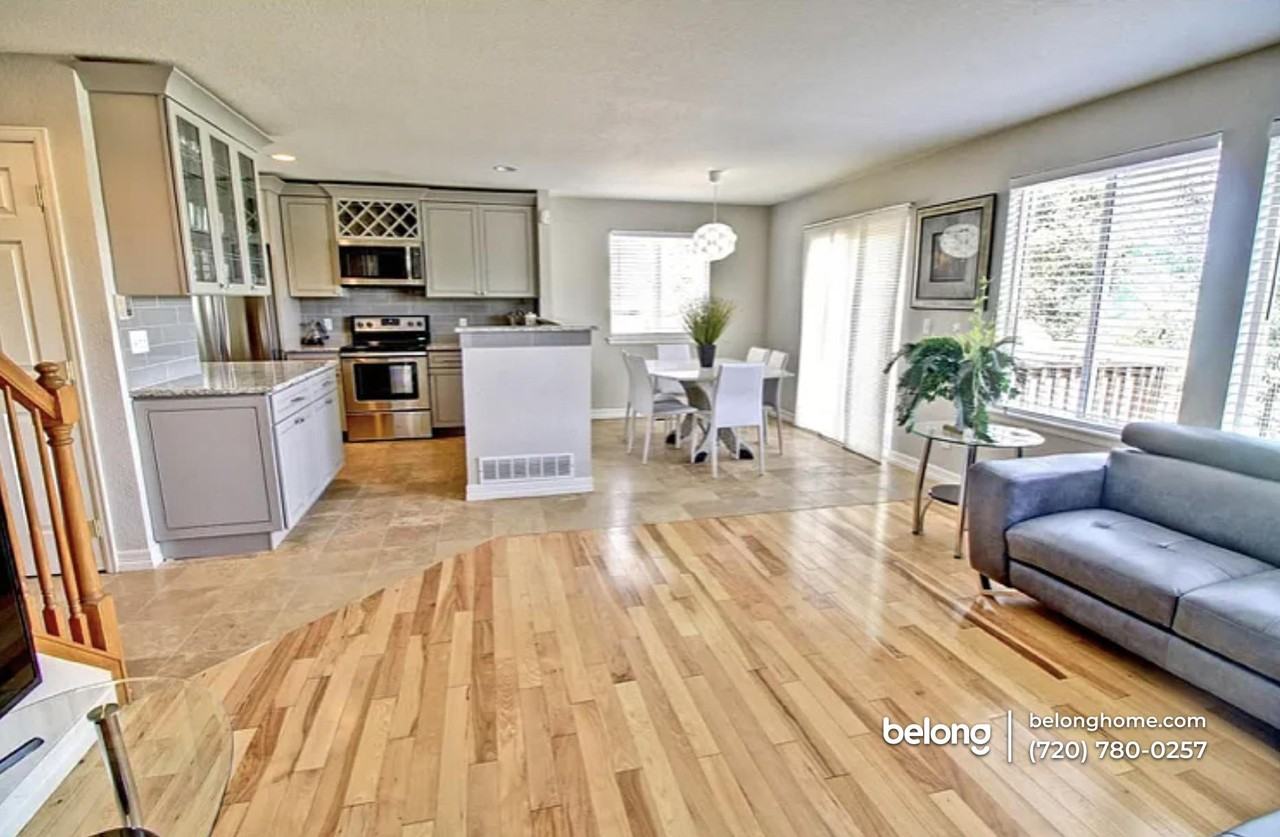 9656 Eagle Creek Pkwy - Photo 2 of 7