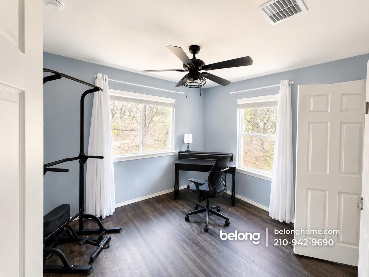 1803 Live Oak Dr - Photo 2 of 6