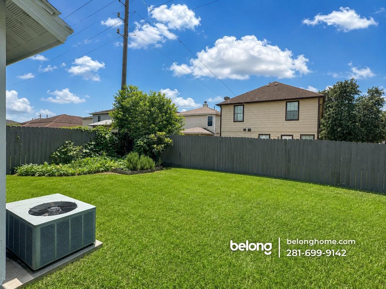 20739 Dickinson Manor Ln - Photo 2 of 6