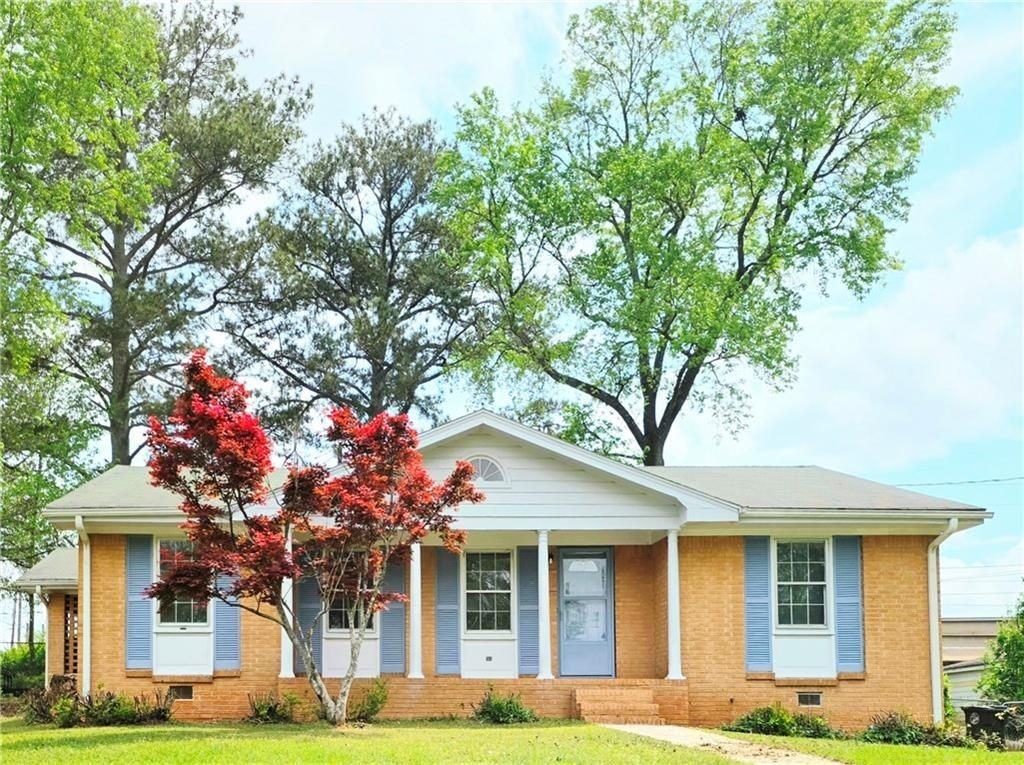 1499 Hammack Dr - Photo 2 of 35