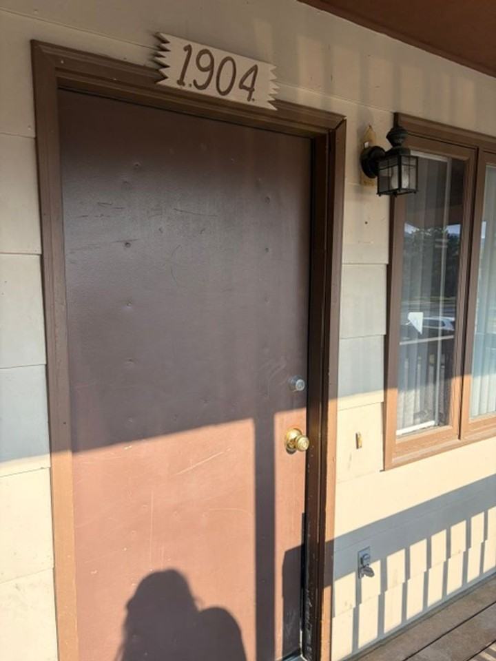 1904 W Koch St - Photo 2 of 20