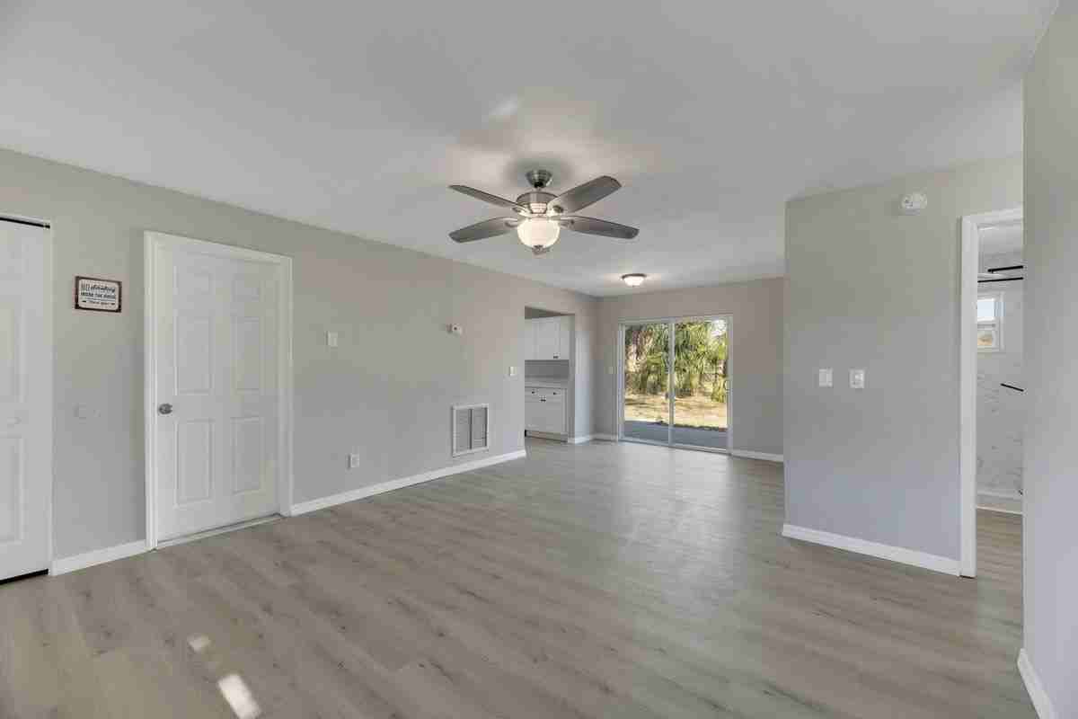527 Fox Run Trl - Photo 7 of 47